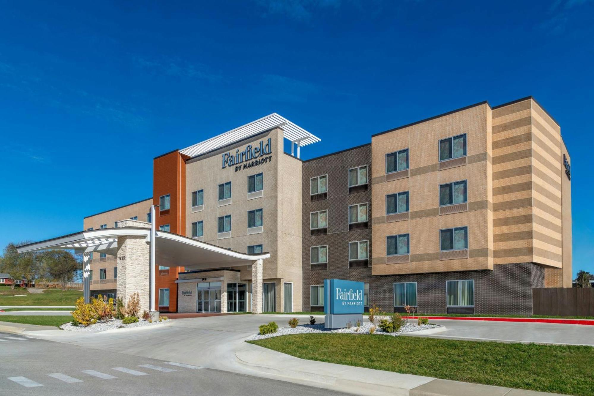 Fairfield By Marriott Inn & Suites Kansas City At The Legends Exteriör bild